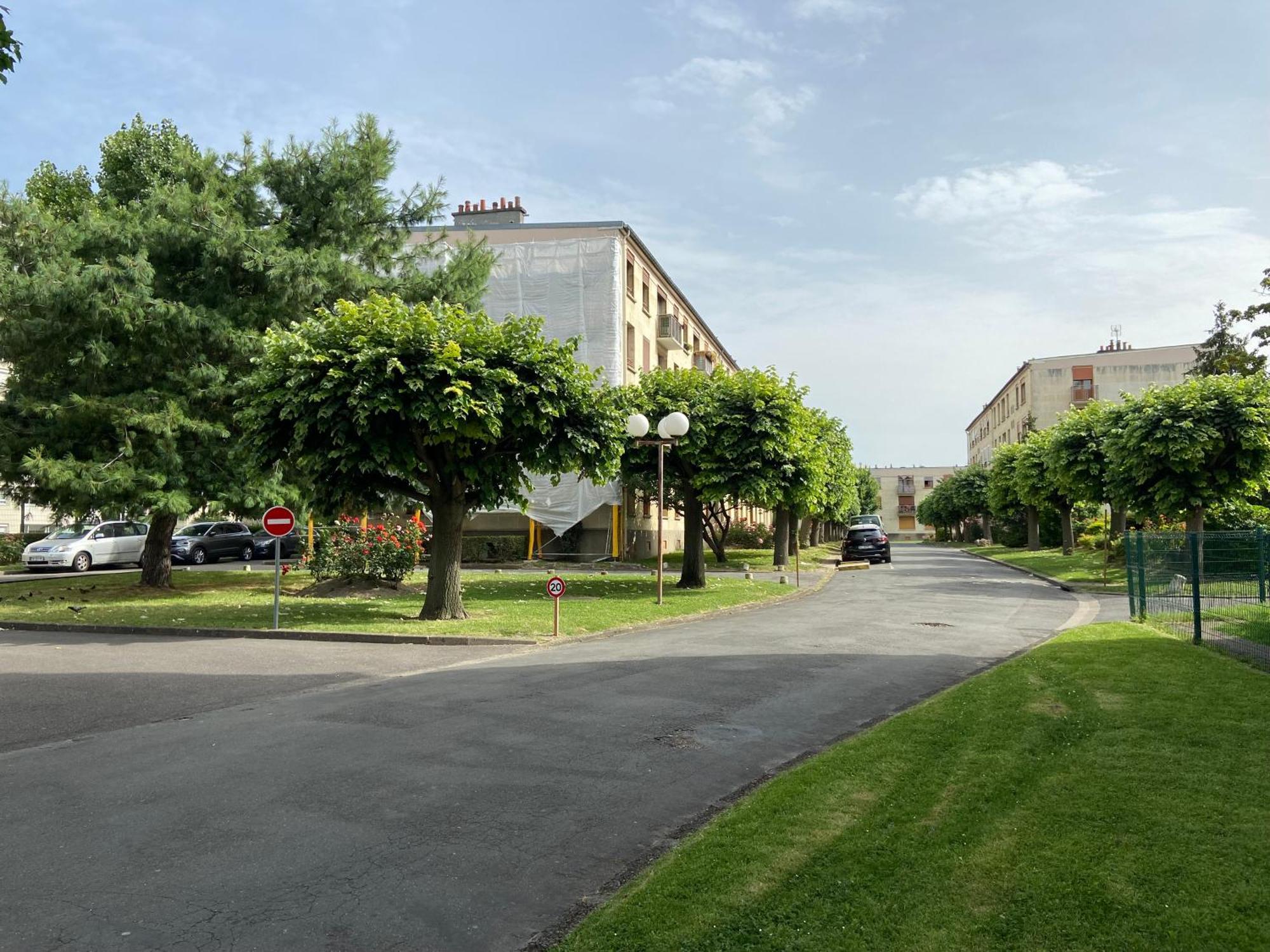 Chambre Simple Paisible Proche De Paris Drancy Exterior photo