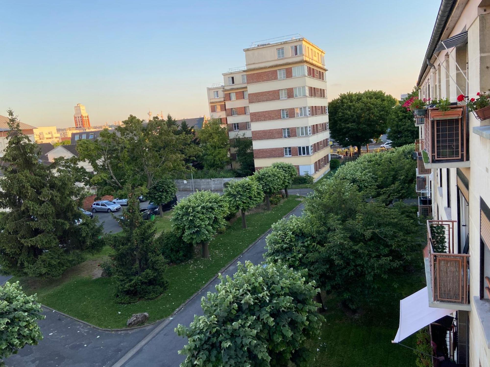 Chambre Simple Paisible Proche De Paris Drancy Exterior photo